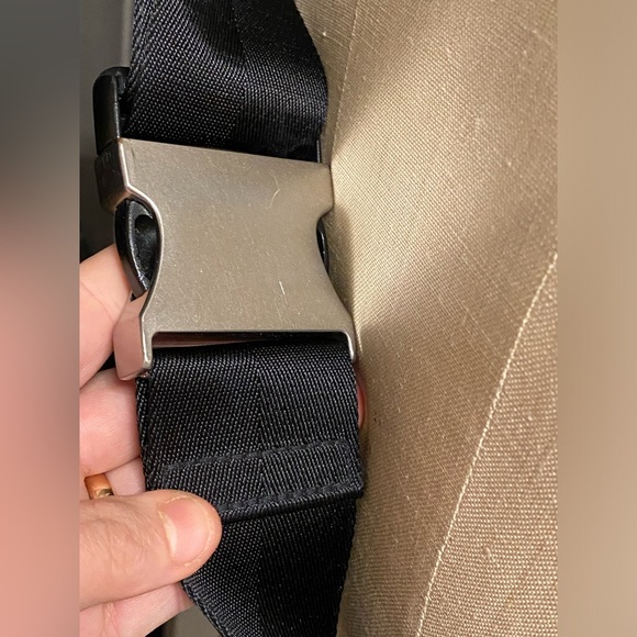 SANDRO OVERSIZED BELT BAG IN BLACK - Picture 9 of 15